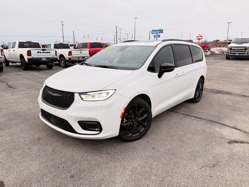 2025 Chrysler Pacifica Limited FWD