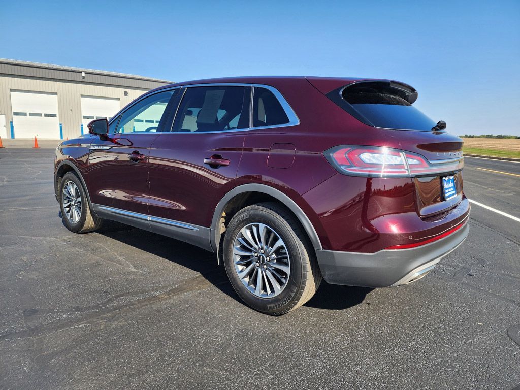 View vehicle photo 5