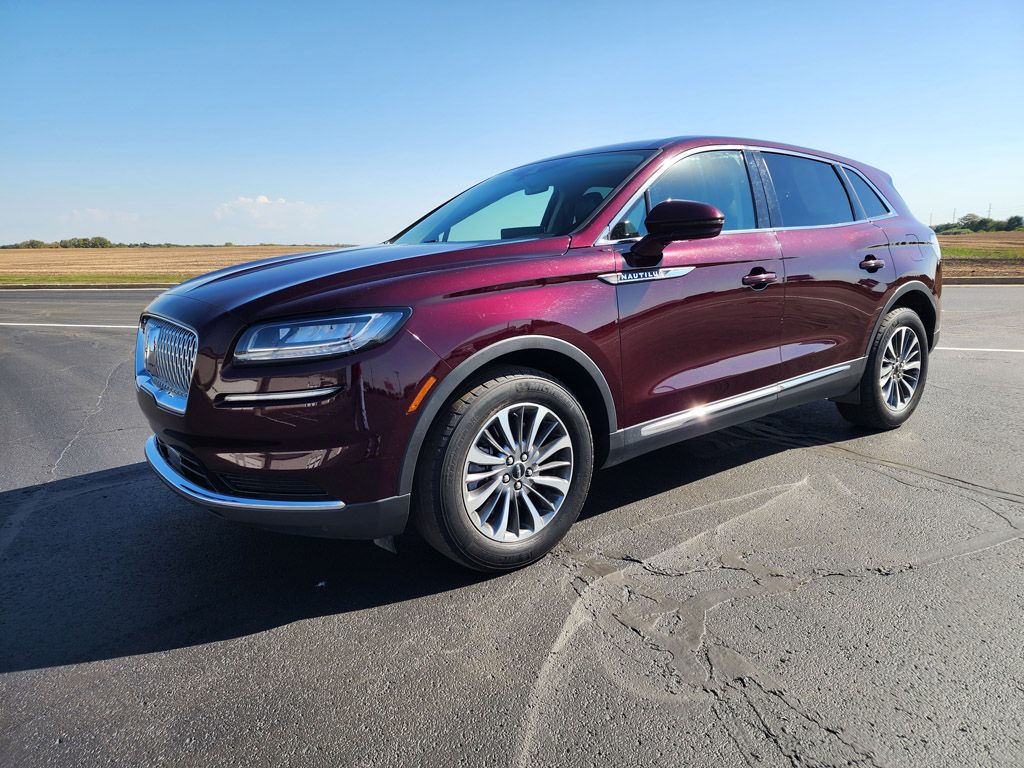 Red (Burgundy Velvet Metallic Tinted Clearcoat) 2022 Lincoln Nautilus Standard AWD SUV / Crossover All-Wheel Drive 8-Speed Automatic