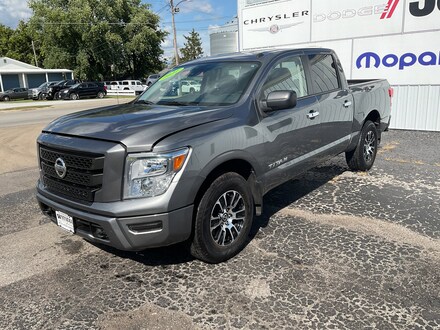 2021 Nissan Titan SV 4x4 Crew Cab SV
