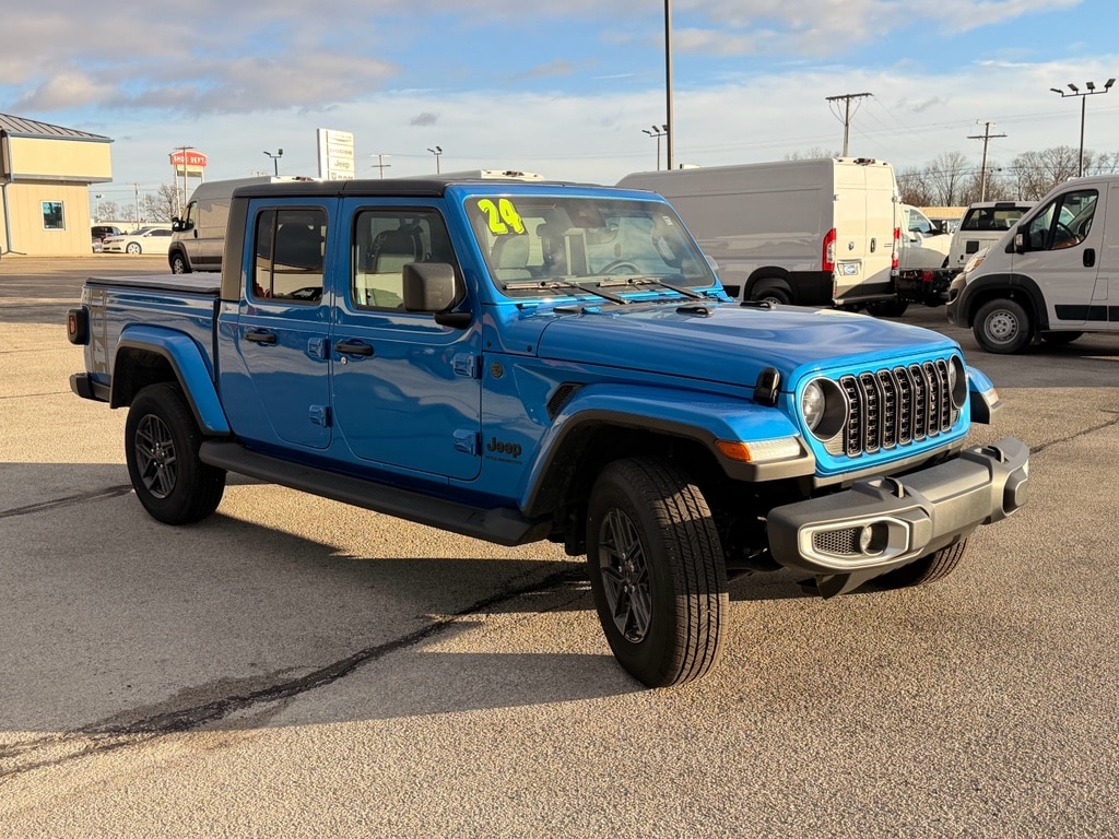 Used 2024 Jeep Gladiator Sport S Crew Cab