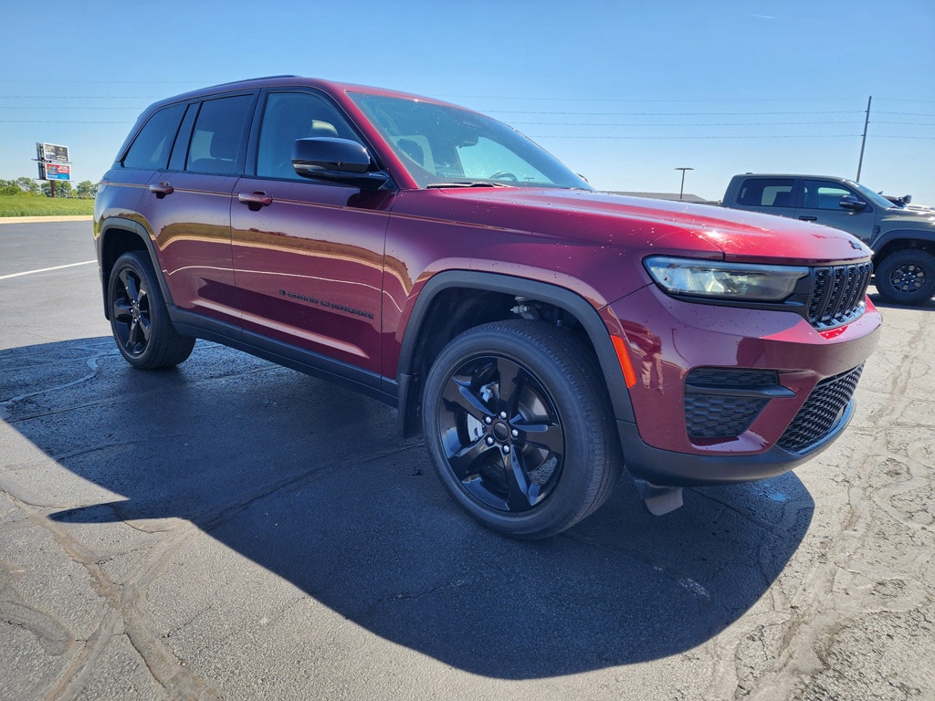 Used 2023 Jeep Grand Cherokee Altitude Sport Utility