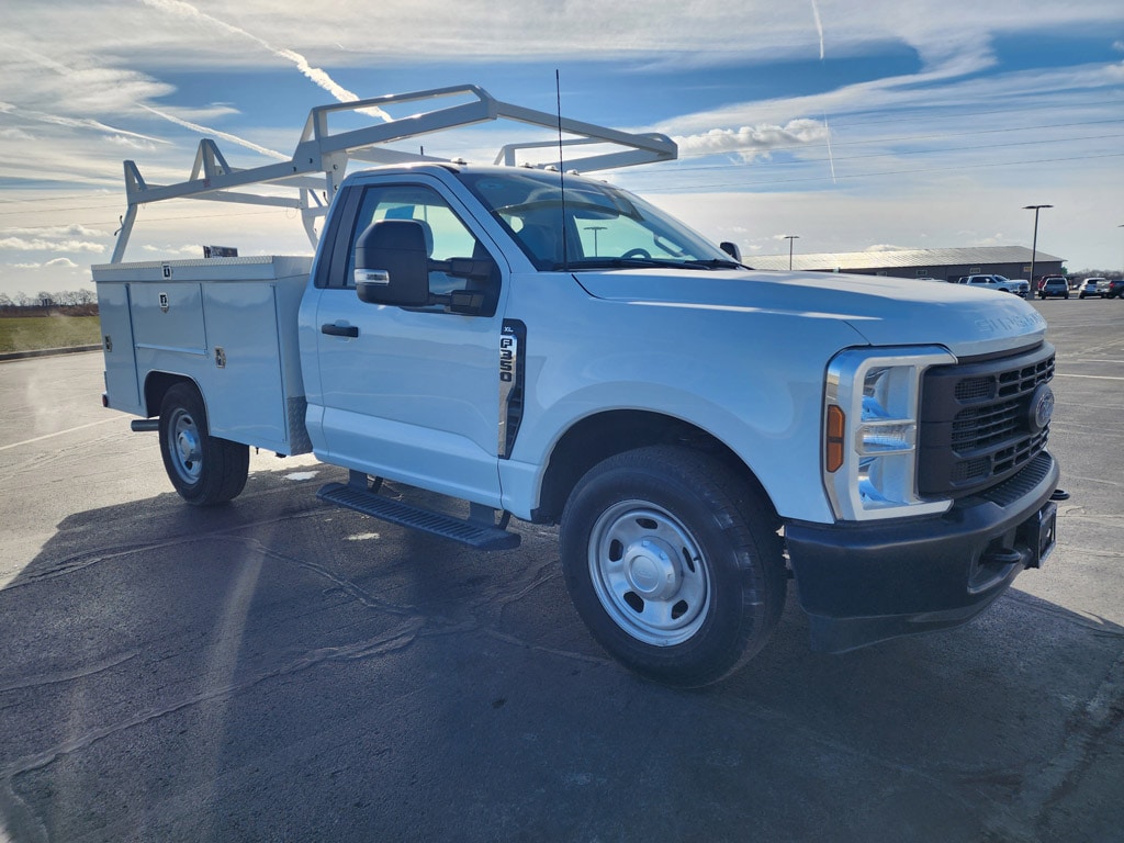 View vehicle photo 2