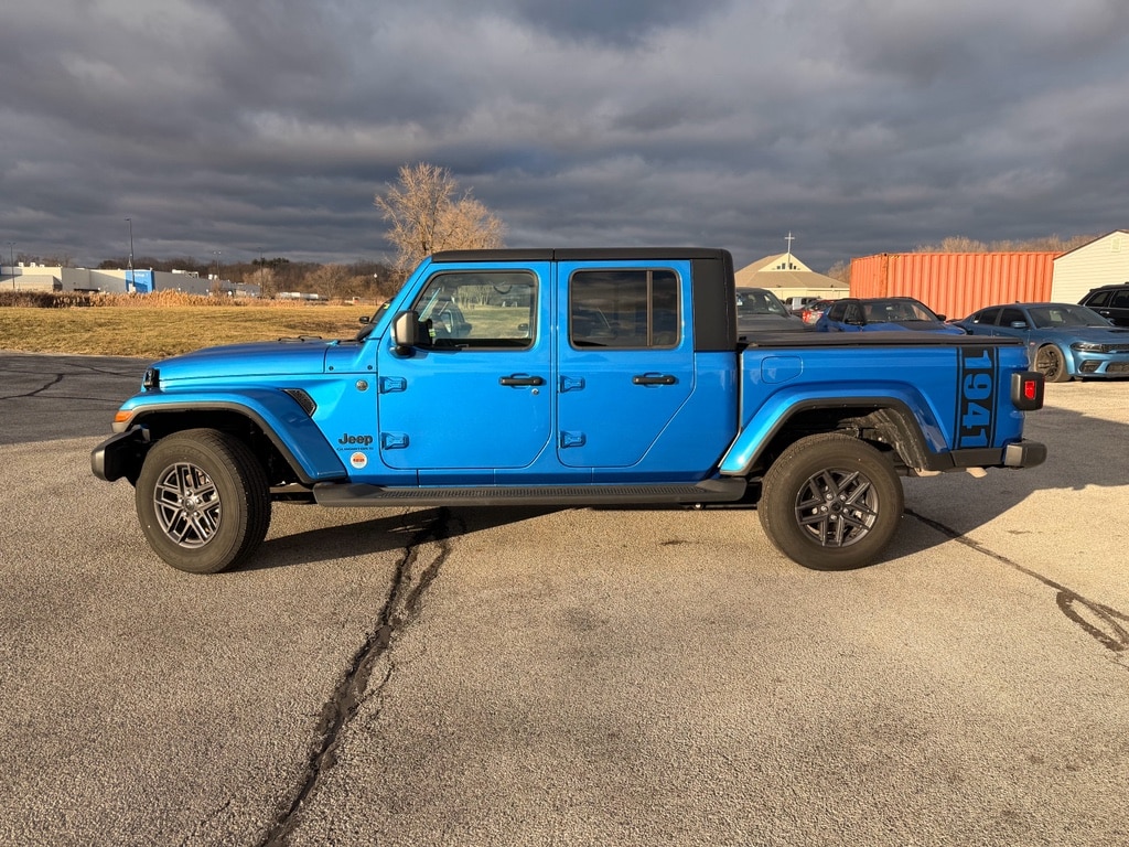 Used 2024 Jeep Gladiator Sport S Crew Cab