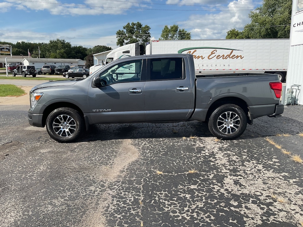 Used 2021 Nissan Titan SV 4x4 Crew Cab SV
