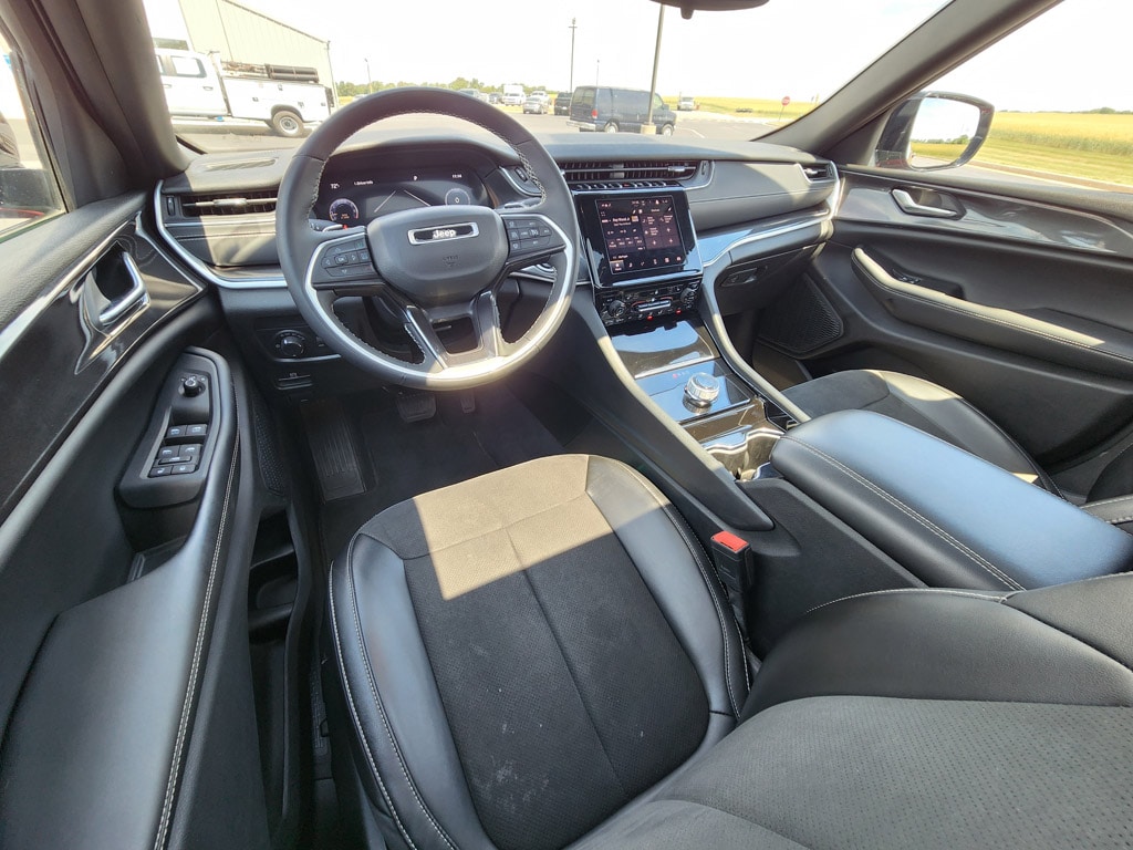 2023 Jeep Grand Cherokee Altitude - Photo 11
