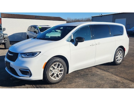 2025 Chrysler Pacifica Select Passenger Van