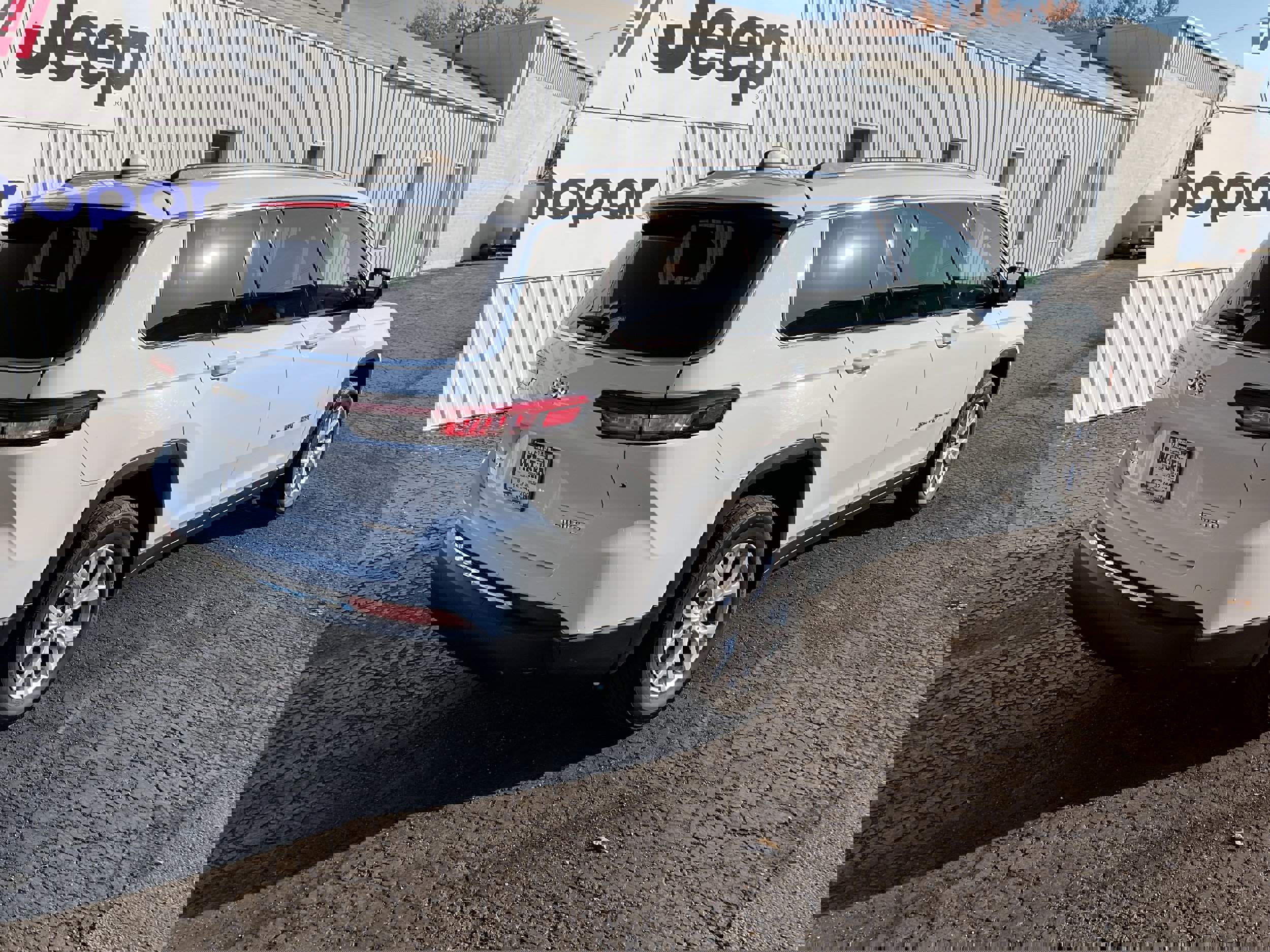 2022 Jeep Grand Cherokee Limited photo 3