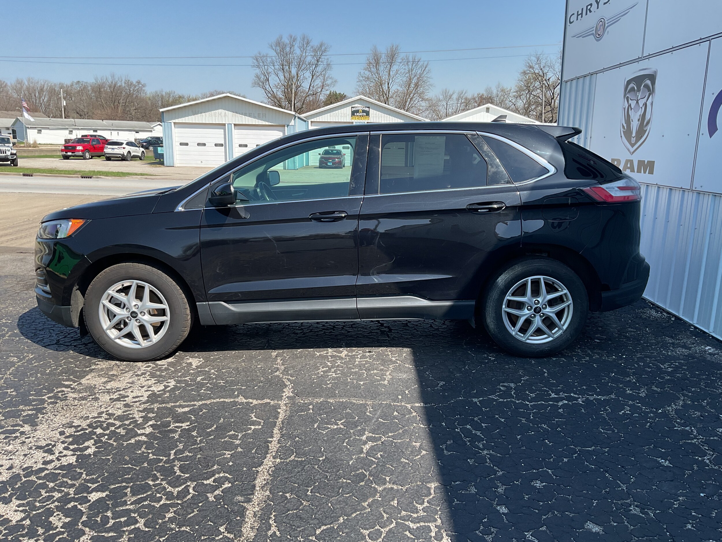 2024 Ford Edge SEL photo 3