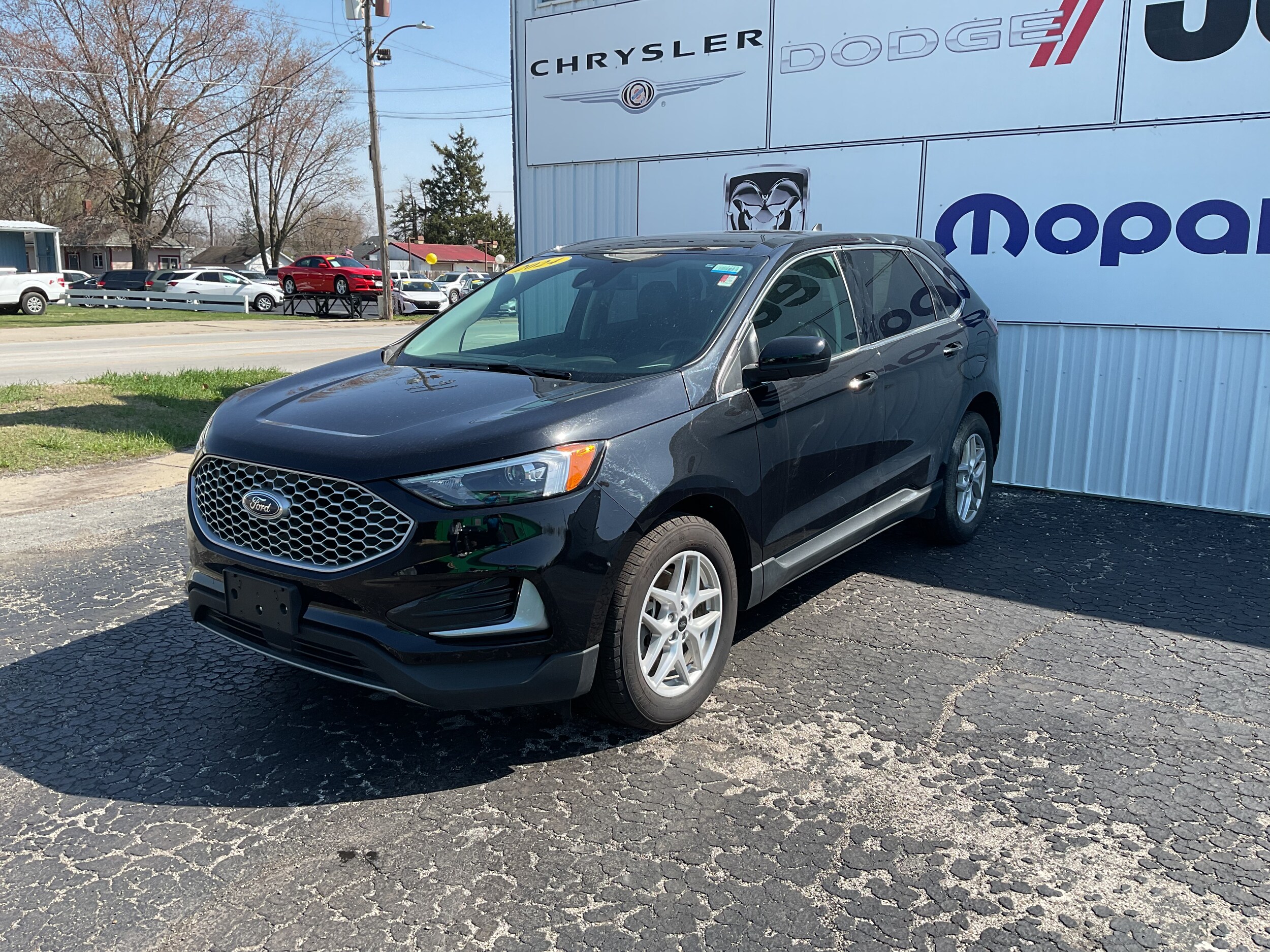 2024 Ford Edge SEL photo 2