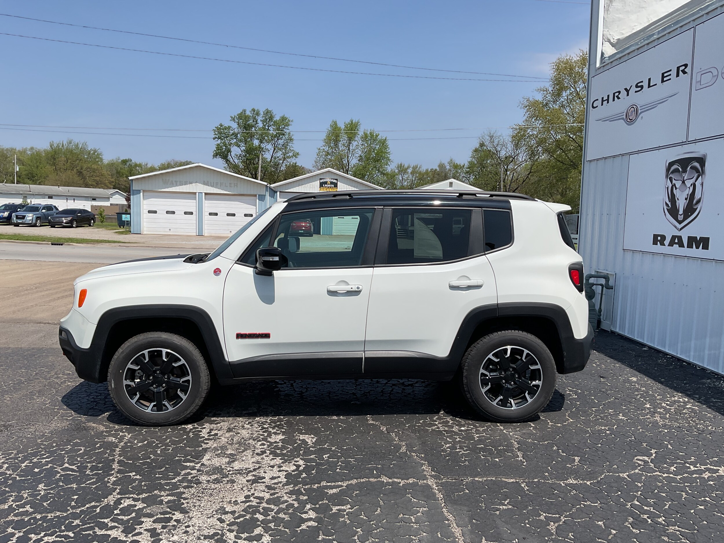 2023 Jeep Renegade Trailhawk photo 4