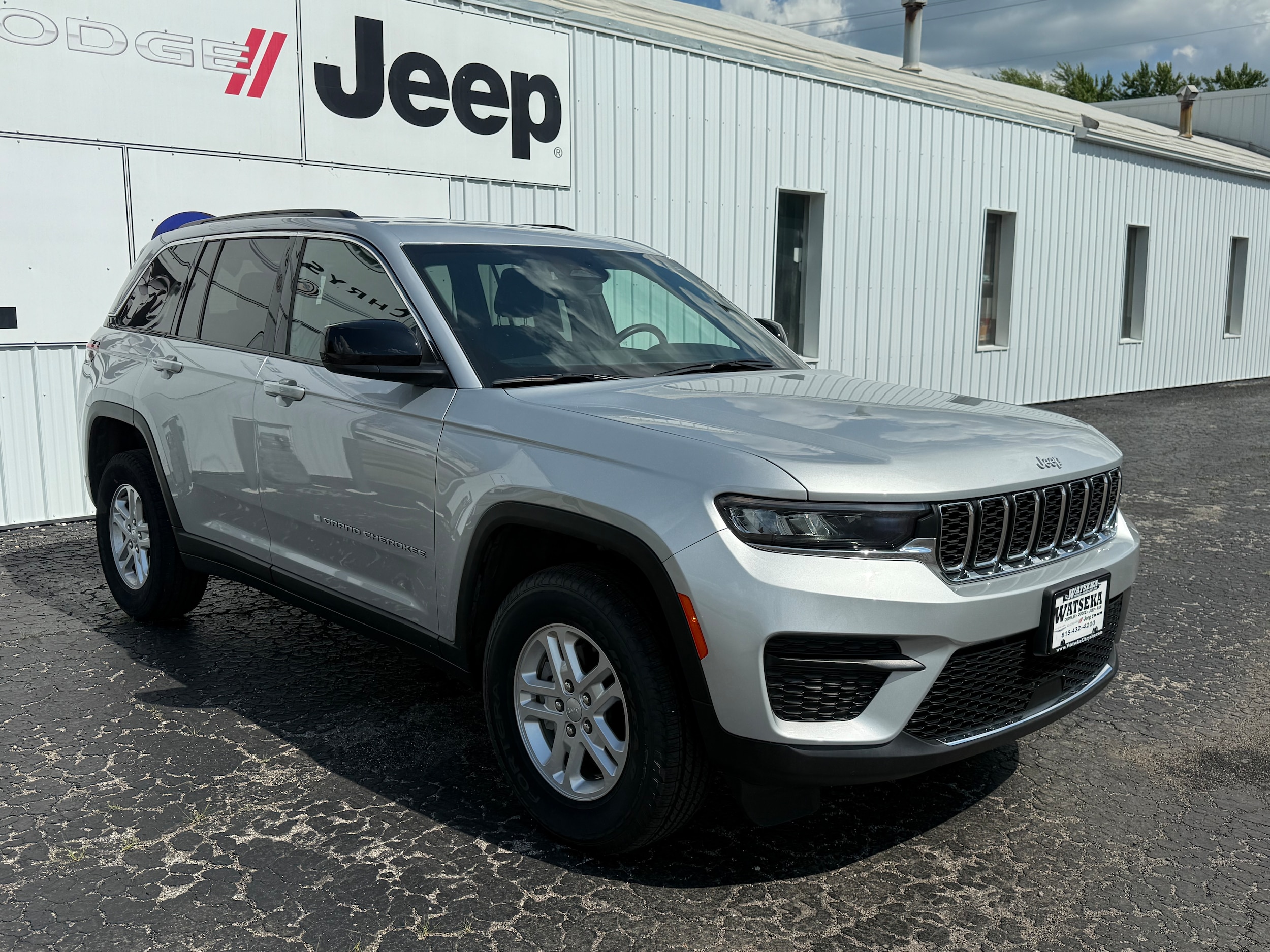 2024 Jeep Grand Cherokee Laredo 4x4 