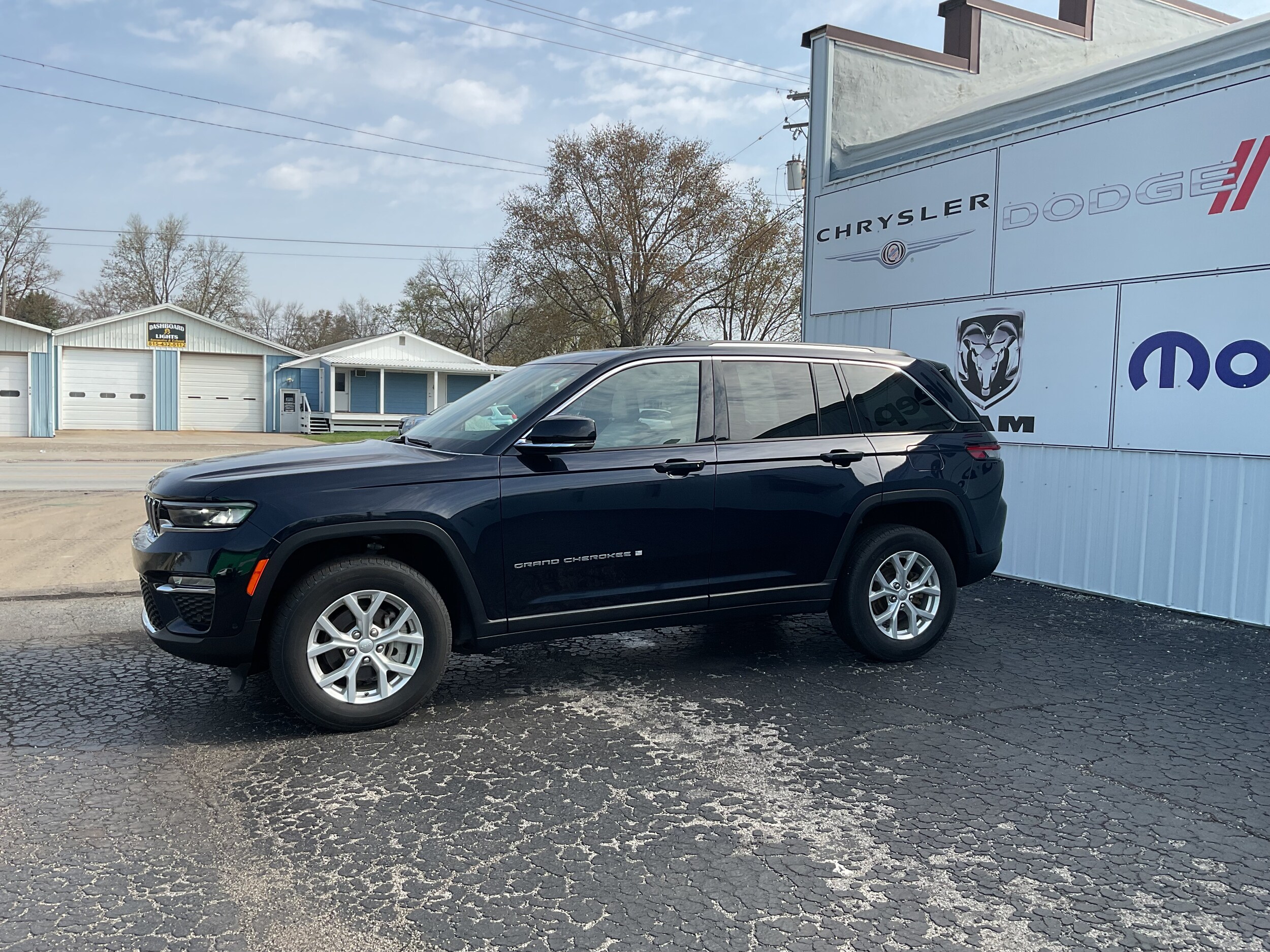 2023 Jeep Grand Cherokee Limited photo 3