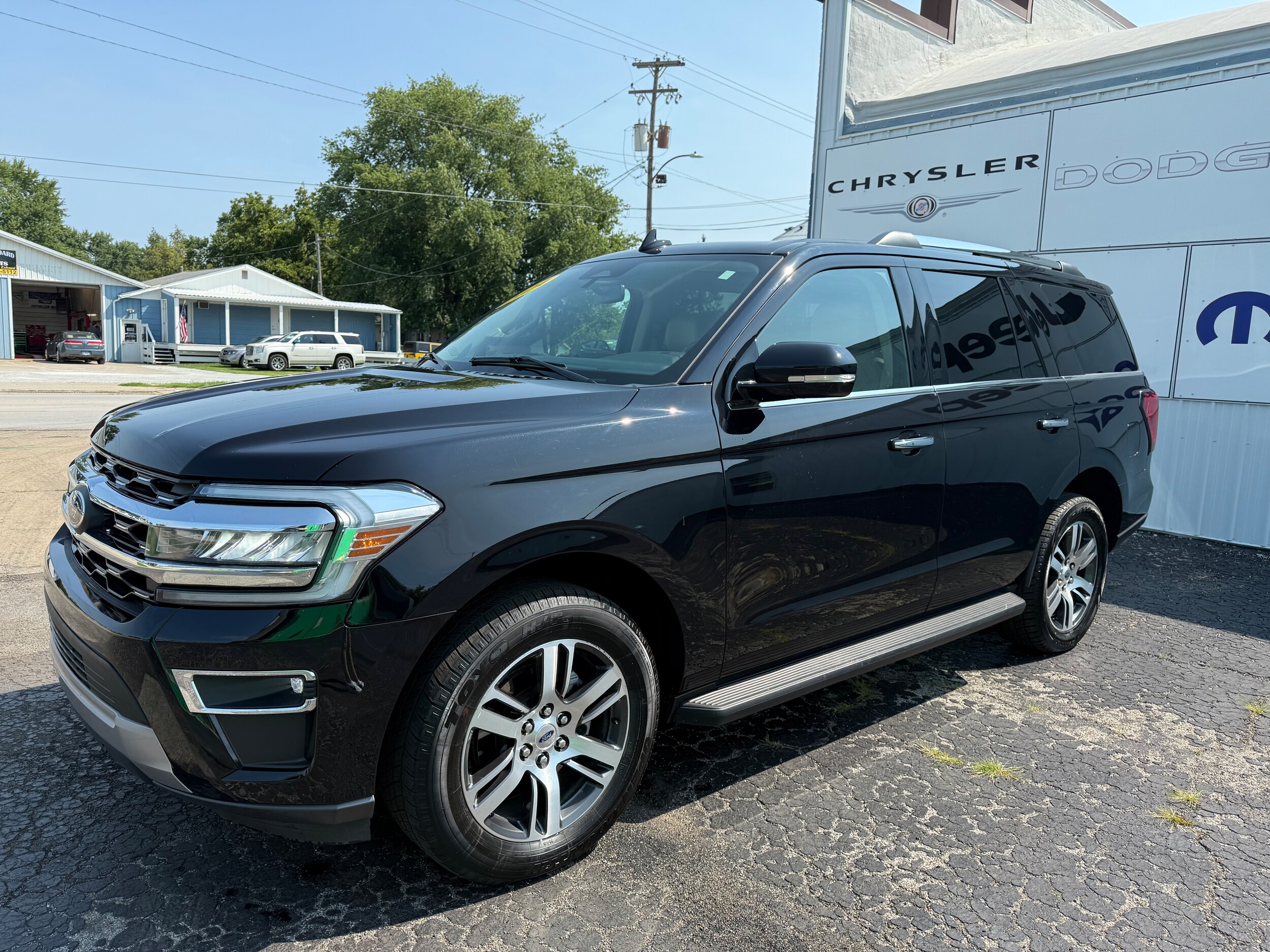 2024 Ford Expedition Limited photo 2