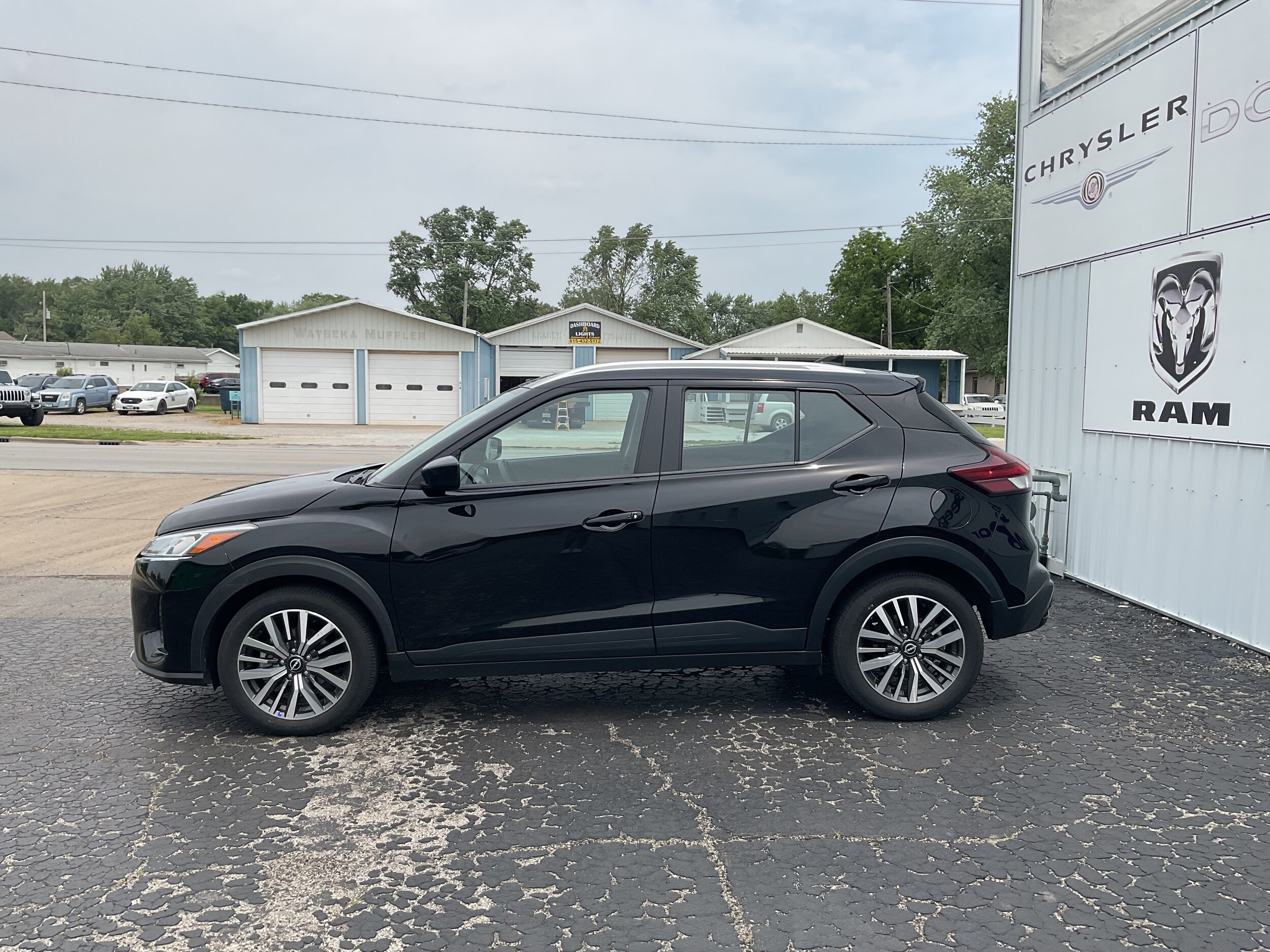 2024 Nissan Kicks SV photo 4
