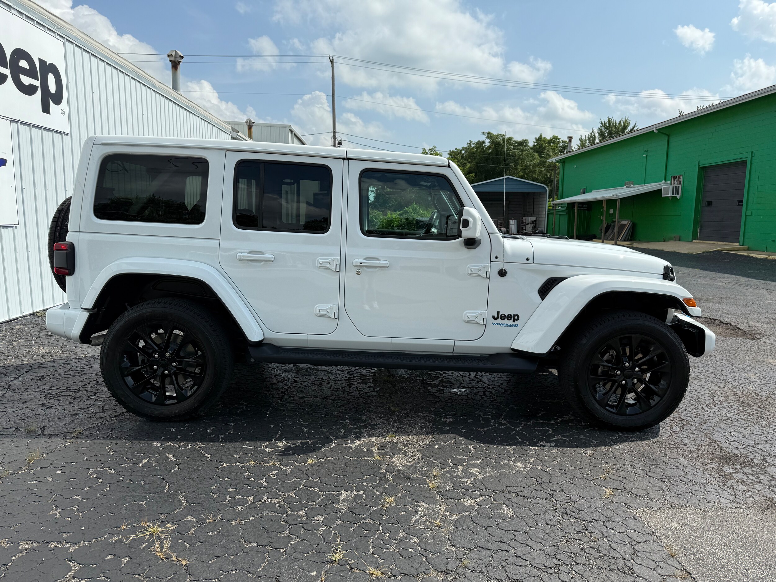 2021 Jeep Wrangler 4xe Unlimited Sahara High Altitude photo 3