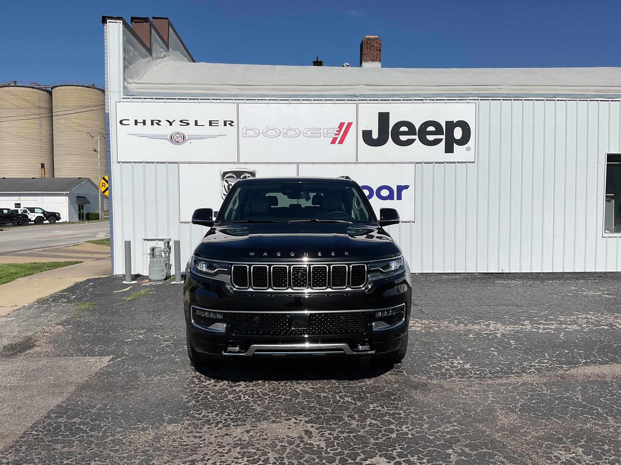 2024 Jeep Wagoneer Series III photo 2