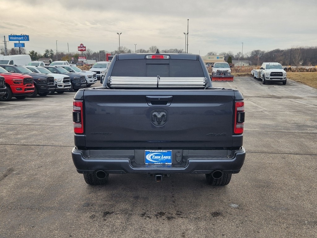 View vehicle photo 7