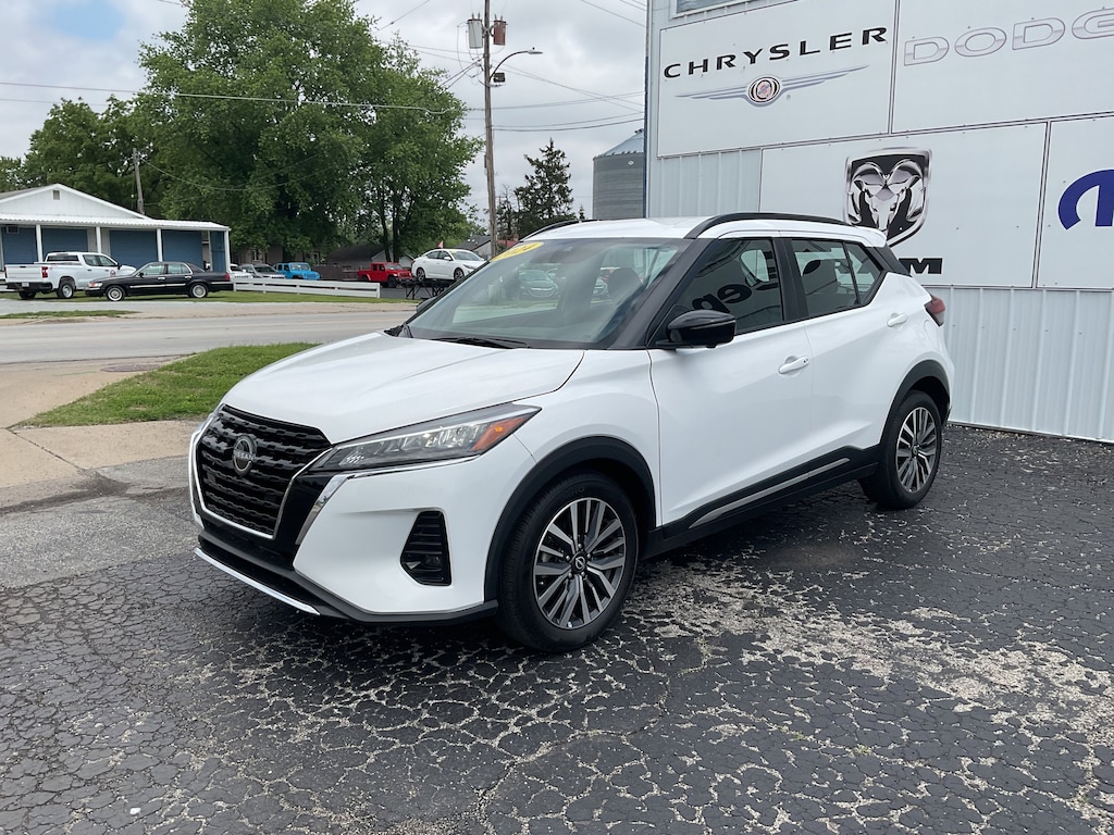 Used 2024 Nissan Kicks SR SR FWD