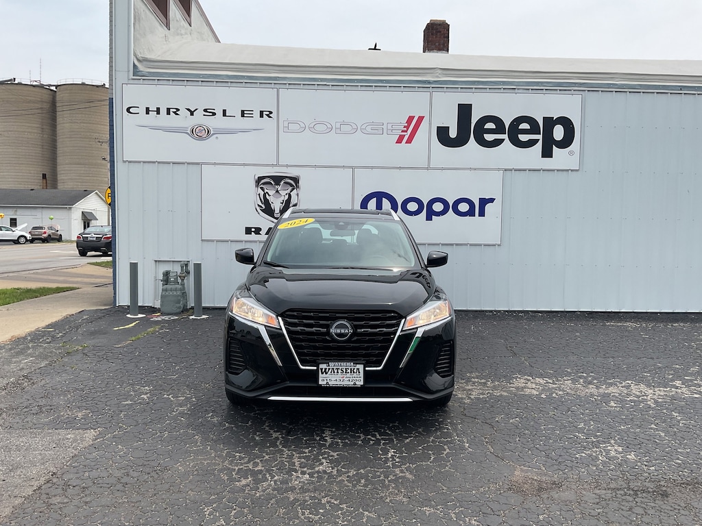Used 2024 Nissan Kicks SV SV FWD