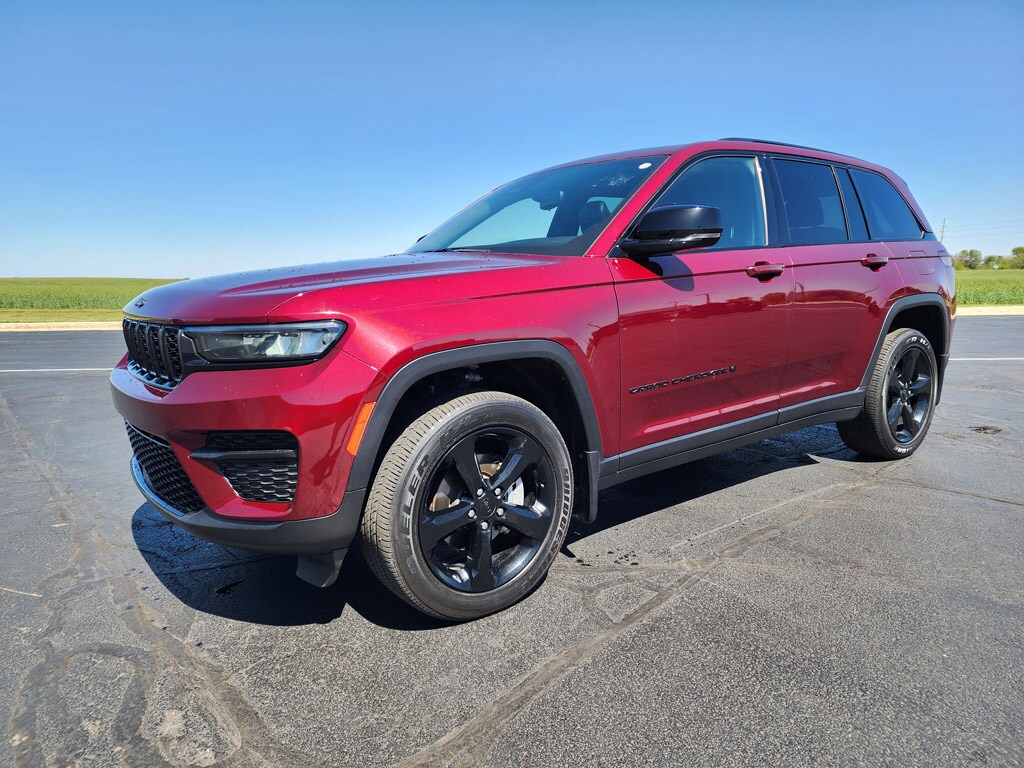 Used 2023 Jeep Grand Cherokee Altitude Sport Utility
