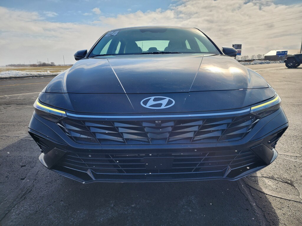 Used 2024 Hyundai Elantra Limited Sedan