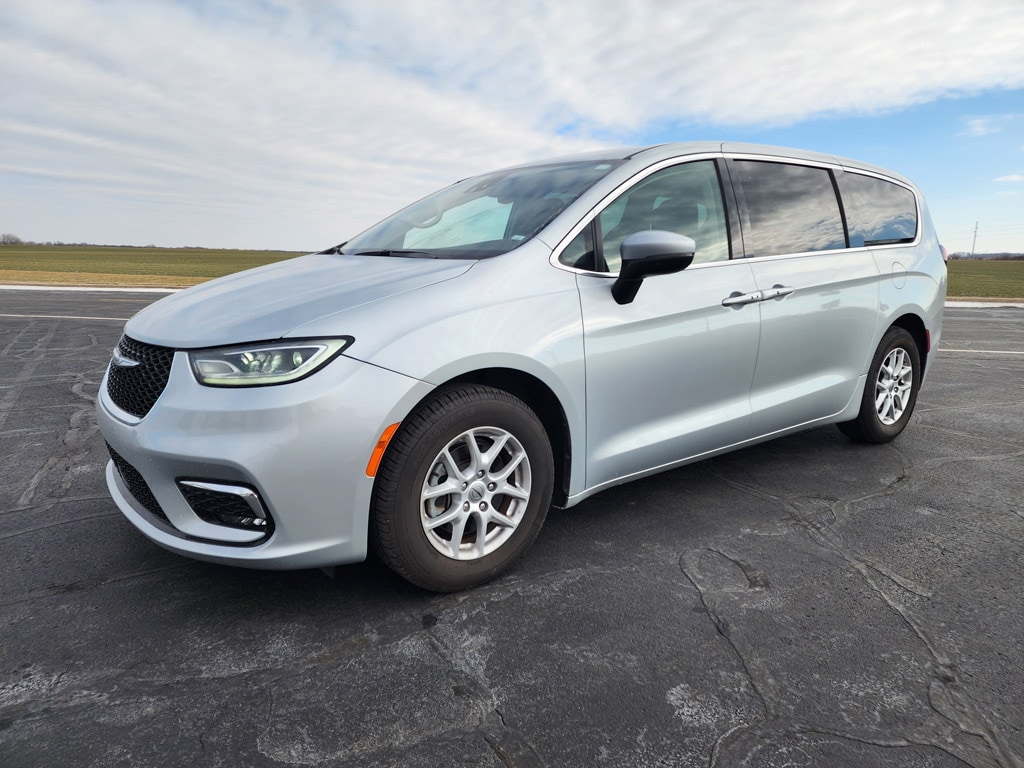2023 Chrysler Pacifica Touring L FWD