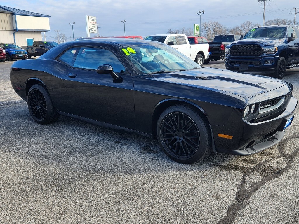 Used 2014 Dodge Challenger SXT Coupe