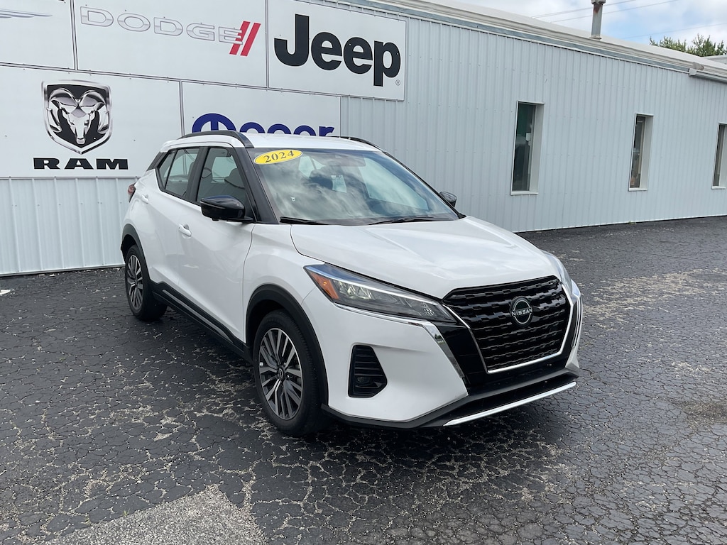 Used 2024 Nissan Kicks SR SR FWD