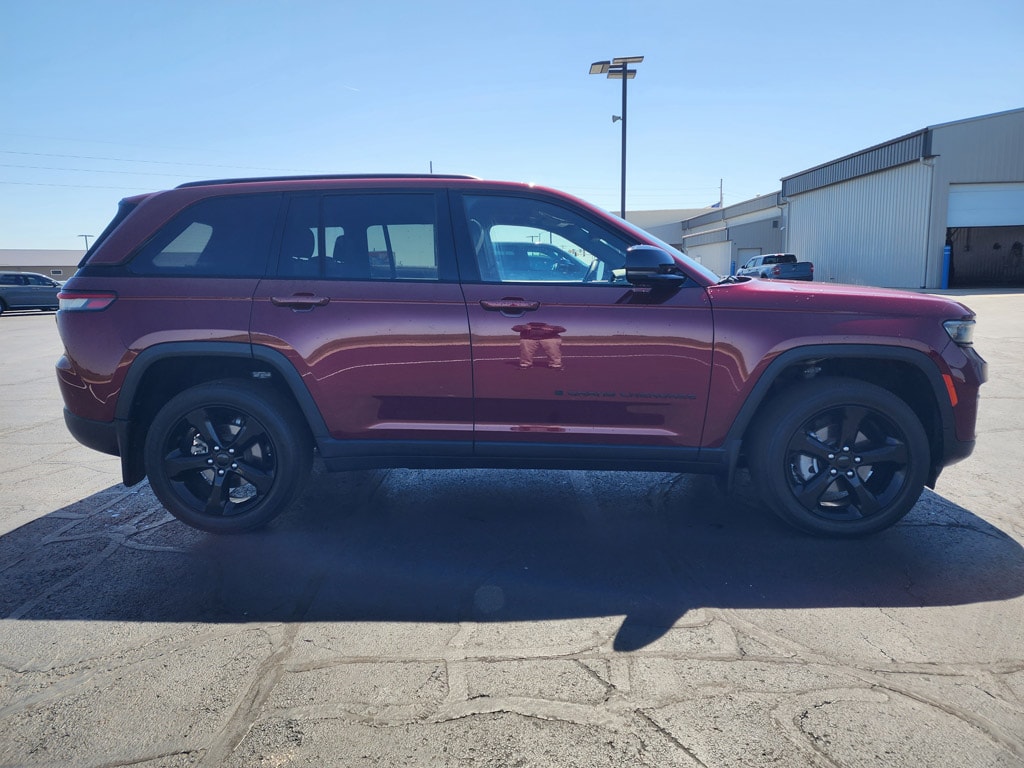 Used 2023 Jeep Grand Cherokee Altitude Sport Utility