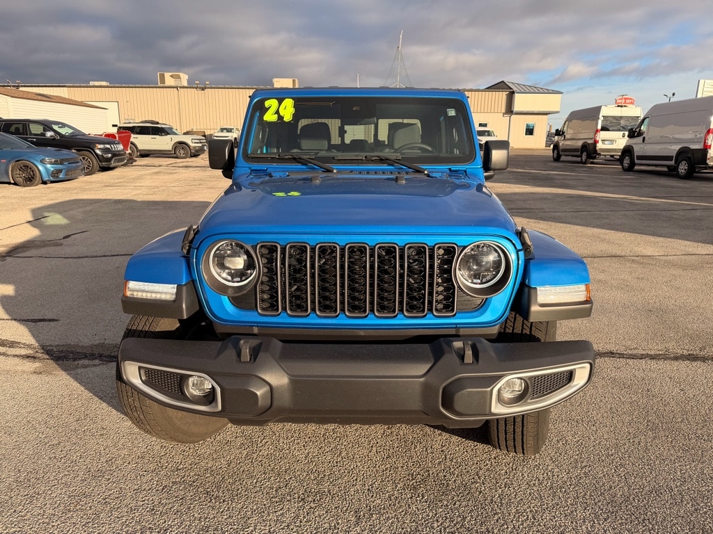 Used 2024 Jeep Gladiator Sport S Crew Cab