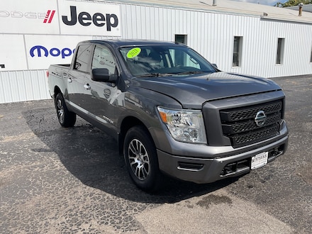 2021 Nissan Titan SV 4x4 Crew Cab SV