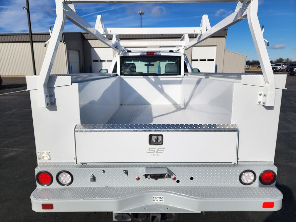 View vehicle photo 6