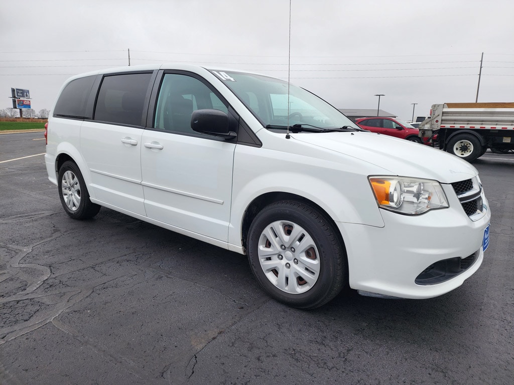 Used 2014 Dodge Grand Caravan SE with VIN 2C4RDGBG8ER432508 for sale in Watseka, IL