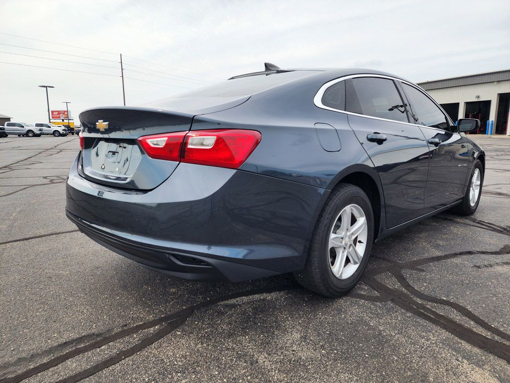 2020 Chevrolet Malibu photo 4
