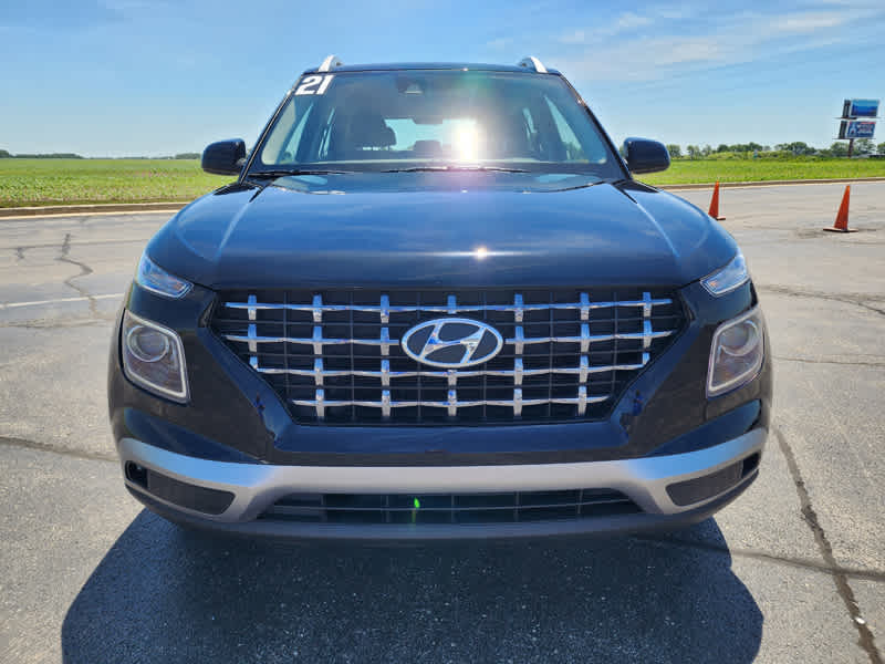 Used 2021 Hyundai Venue SEL with VIN KMHRC8A3XMU082321 for sale in Watseka, IL