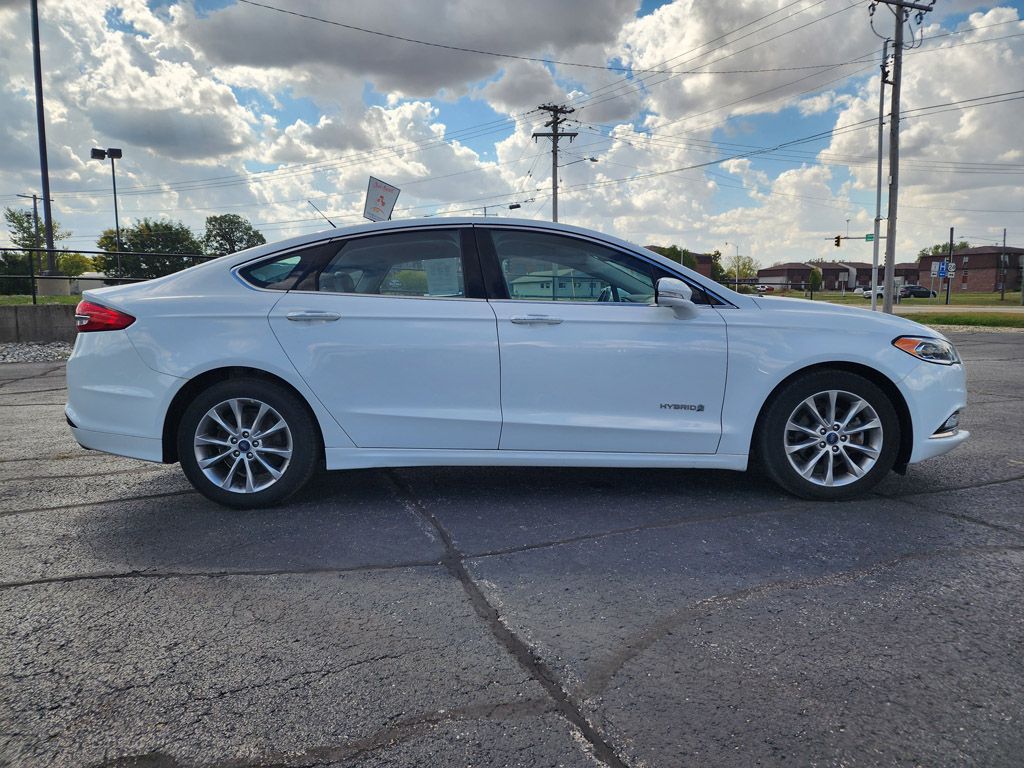 2017 Ford Fusion SE Hybrid photo 3