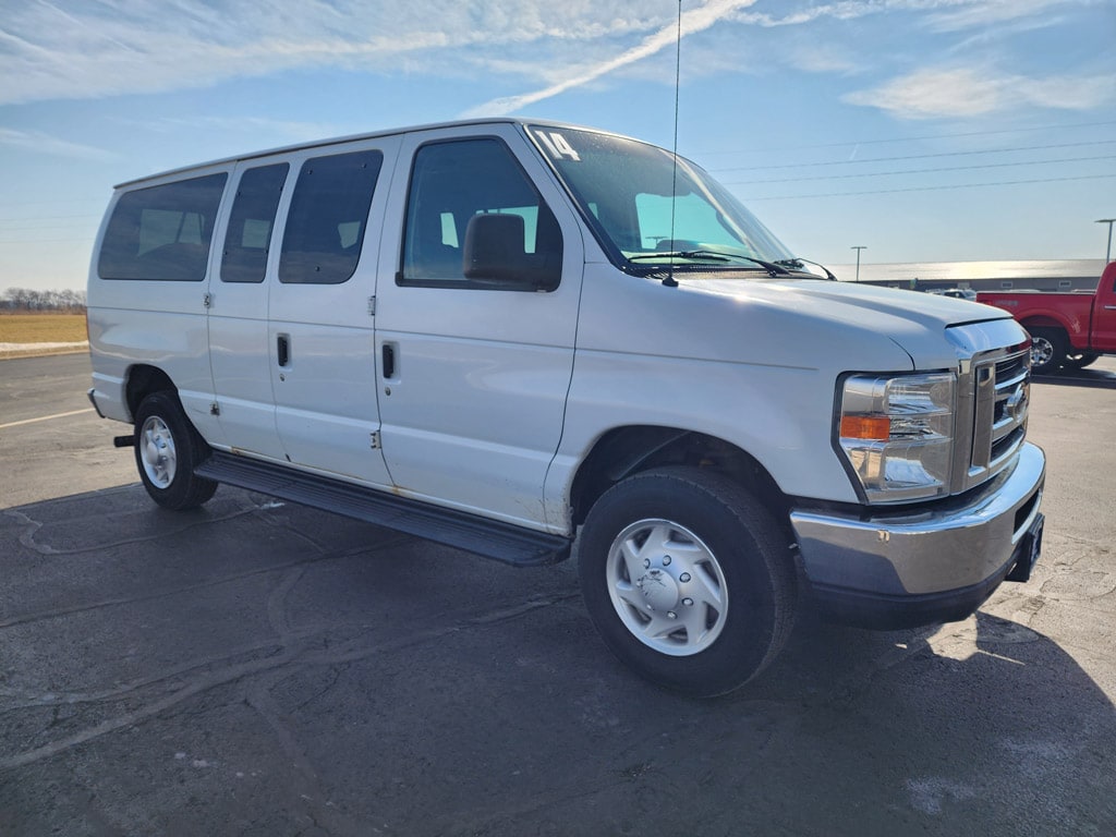 Used 2014 Ford E-Series Econoline Wagon XLT with VIN 1FBNE3BL9EDA08313 for sale in Watseka, IL