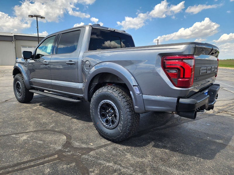 2025 Ford F-150 Raptor - Photo 8