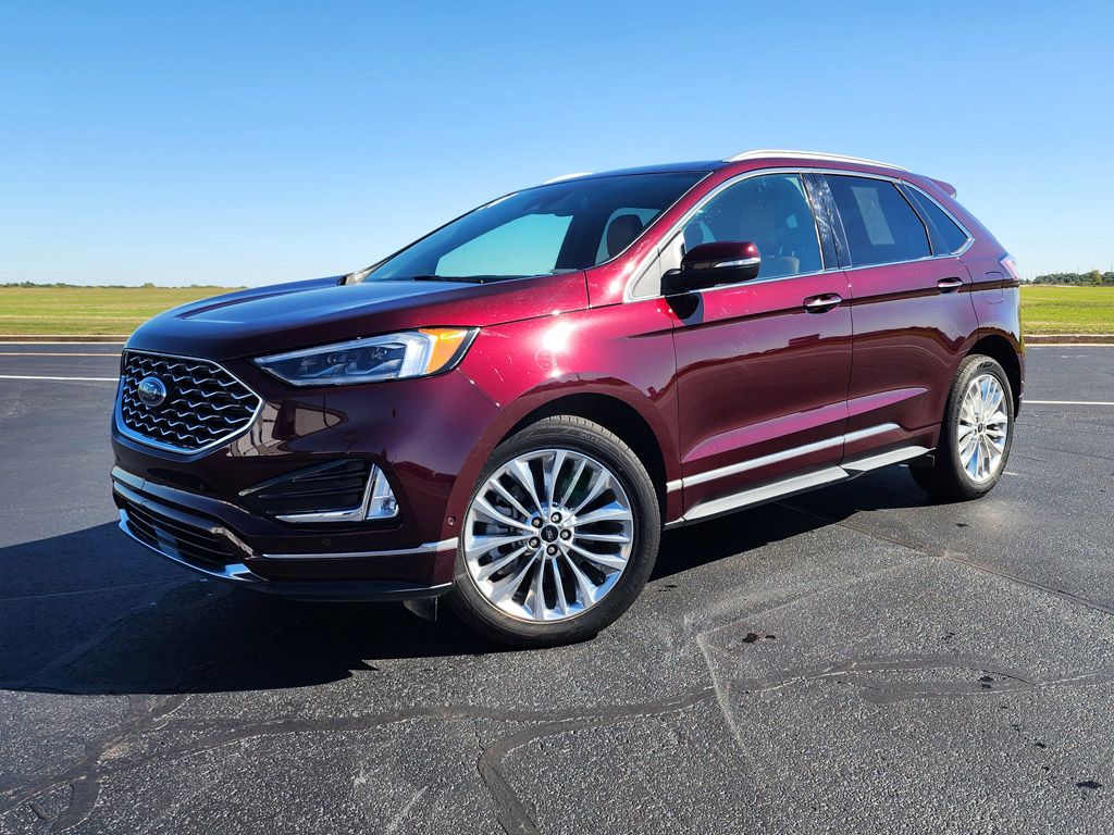 2024 Ford Edge Titanium's photo