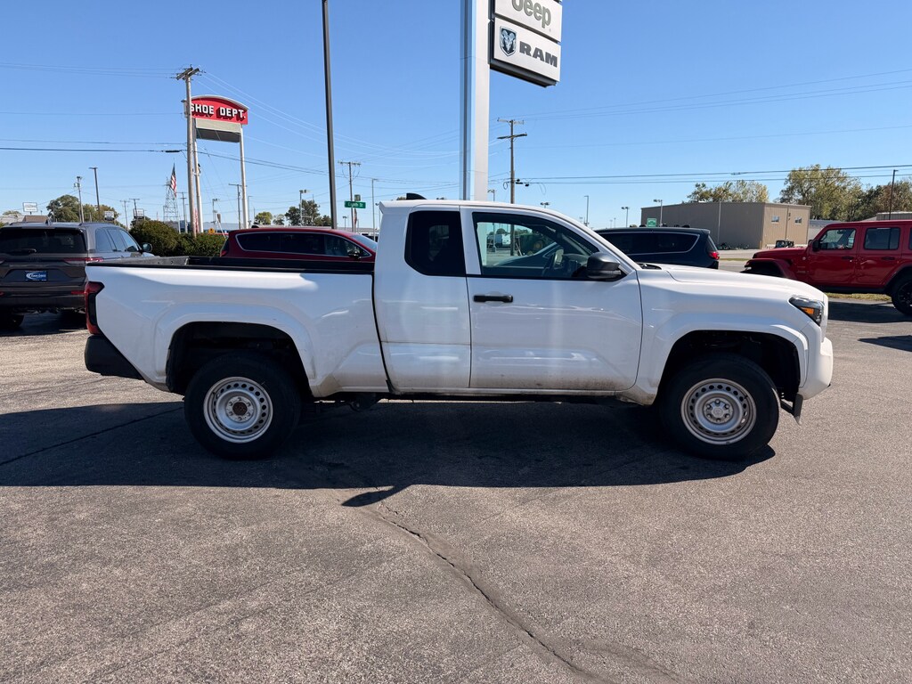 2024 Toyota Tacoma SR photo 4