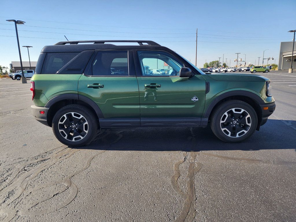 2023 Ford Bronco Sport Outer Banks photo 3