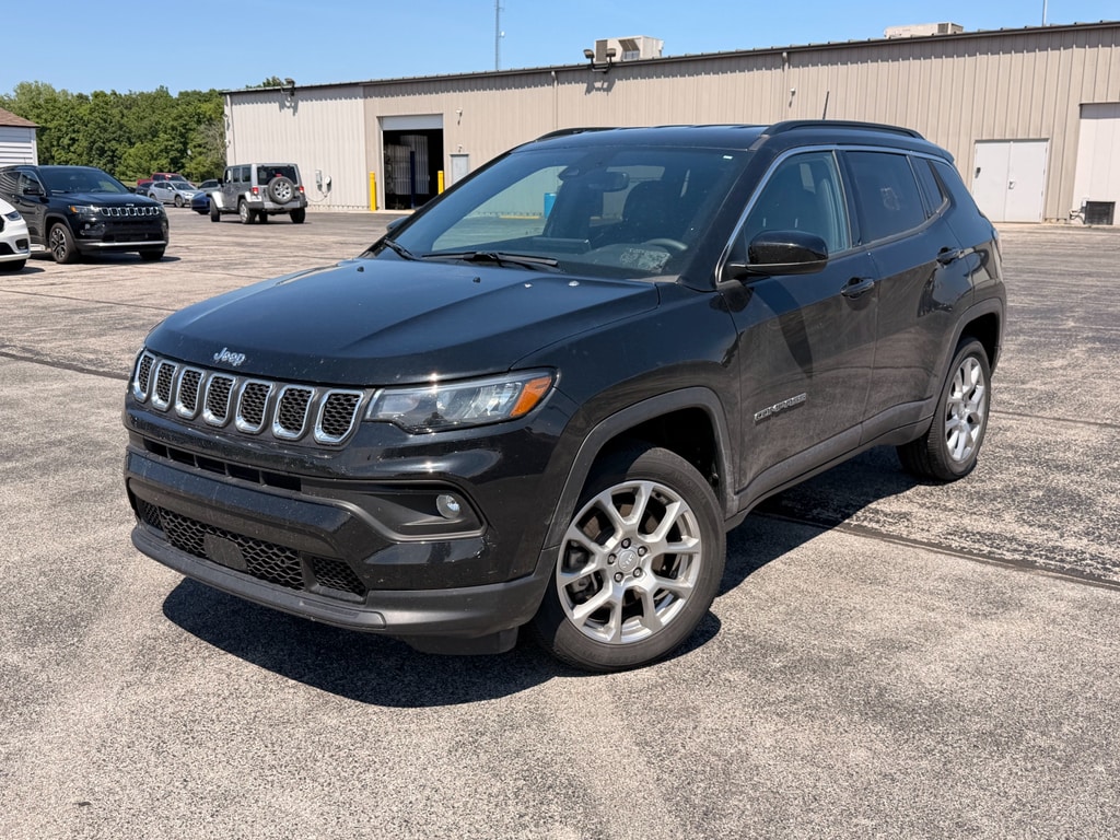 2024 Jeep Compass Latitude Lux 4X4's photo