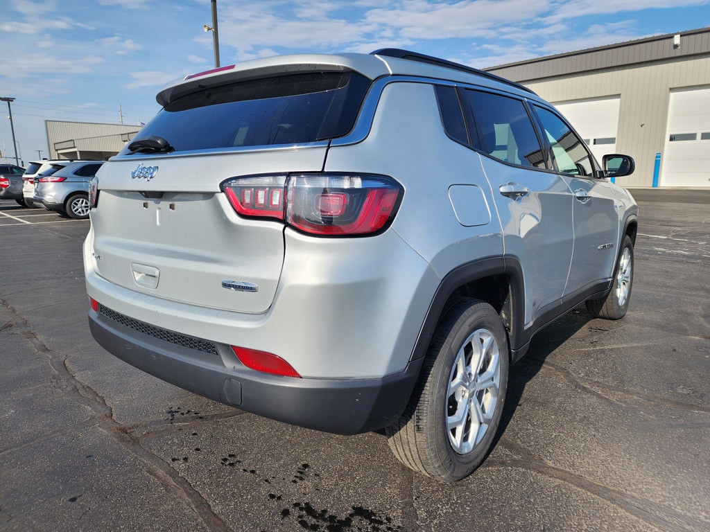 Used 2024 Jeep Compass Latitude SUV