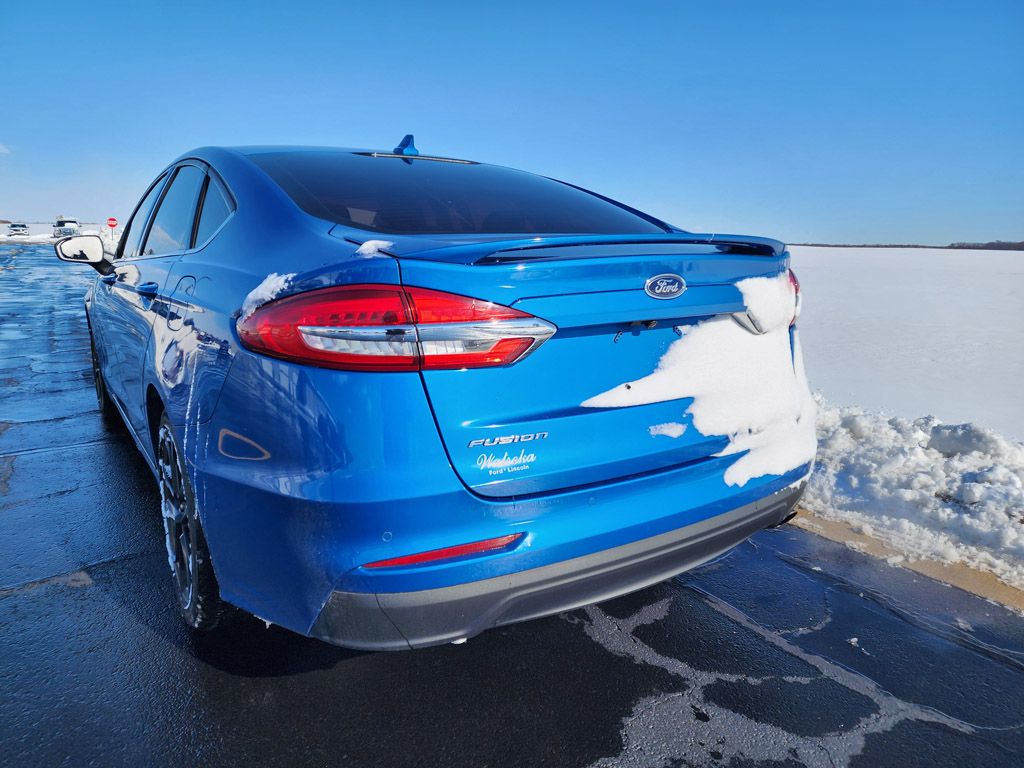 2019 Ford Fusion SE photo 3