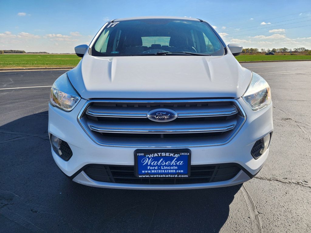 Used 2017 Ford Escape SE with VIN 1FMCU9GD4HUC68094 for sale in Watseka, IL