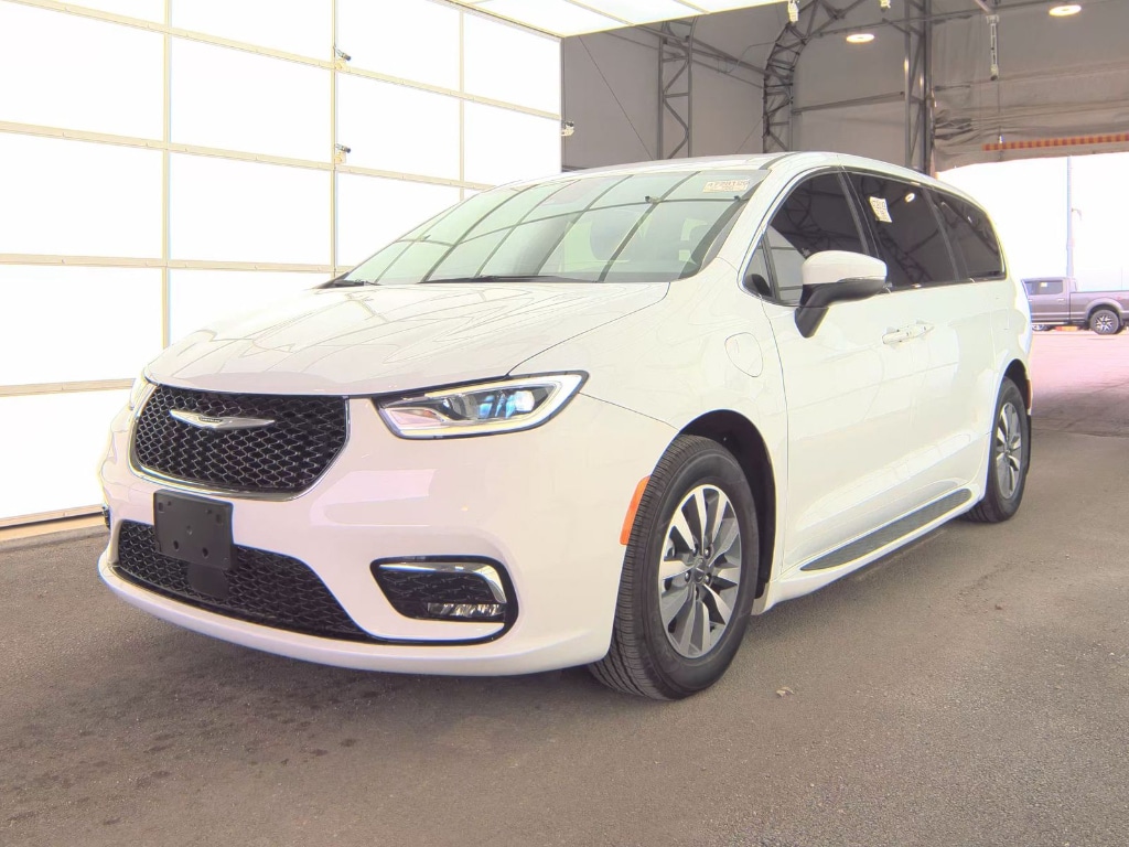 Used 2023 Chrysler Pacifica