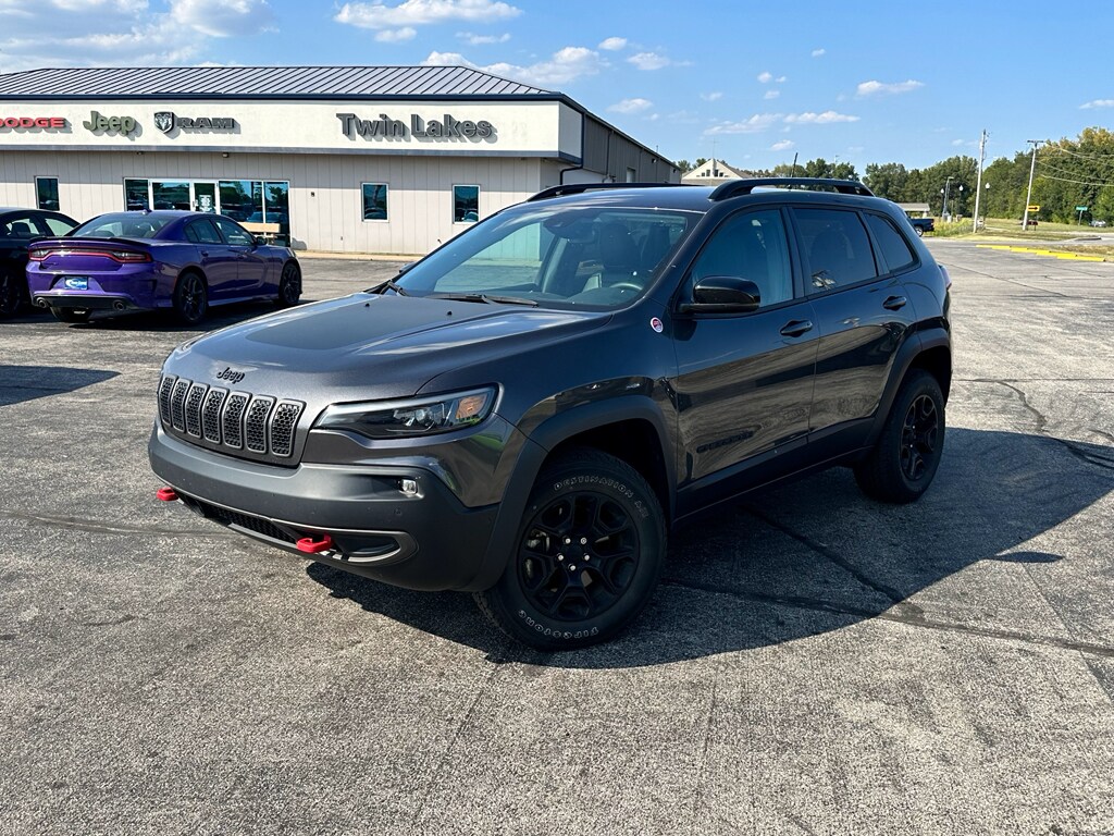 Used 2023 Jeep Cherokee Trailhawk Wagon