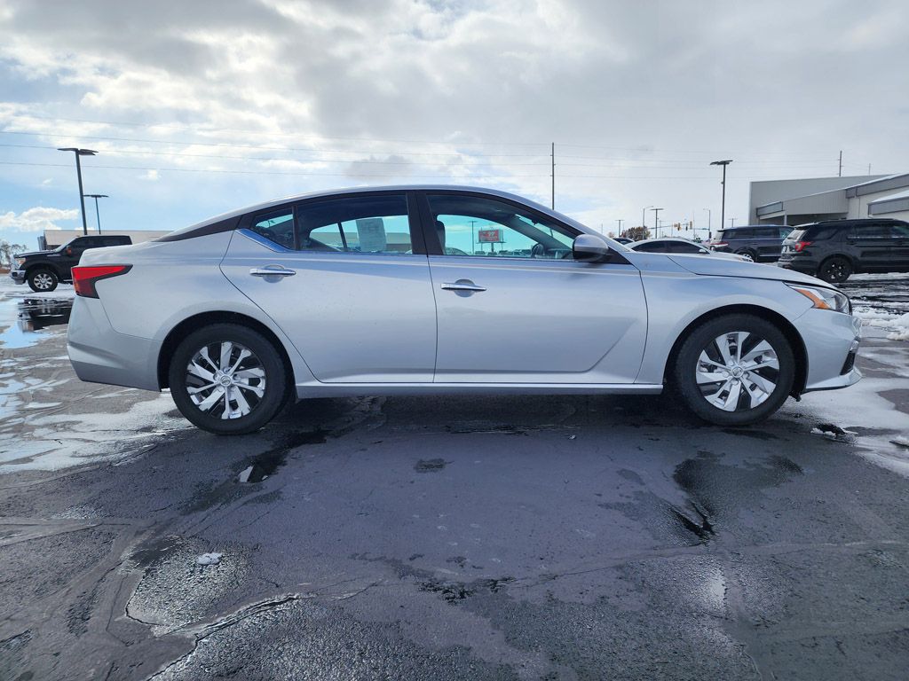2020 Nissan Altima 2.5 S photo 3