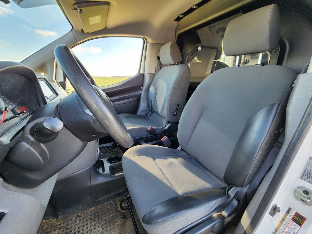 2020 Nissan NV200 SV photo 4
